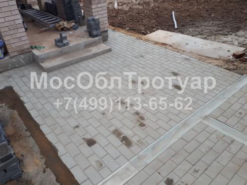 Укладка брусчатки на бетоне в деревне Лесной, Пушкинский район - слайд 2